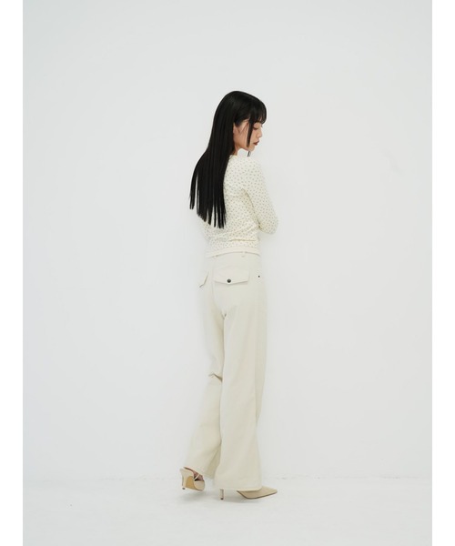 Enewd nina(エニュードニーナ)の「【zozo限定】フロント ライン ストレートパンツ デニム スタイルアップ 美脚(チノパンツ・レディース・アイボリー・MEDIUM/SMALL)」の12枚目の写真