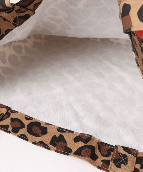 sanrio（サンリオ）の「Sanrio　キャンバストート（トートバッグ・レディース・カモフラージュ/レオパード・FREE）」の4枚目の写真