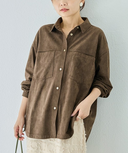 LAVEANGE(ラビアンジェ)の「スエードタッチシャツ(シャツ/ブラウス・レディース・ブラウン/キャメル・M/LL/3L/4L/5L)」の4枚目の写真