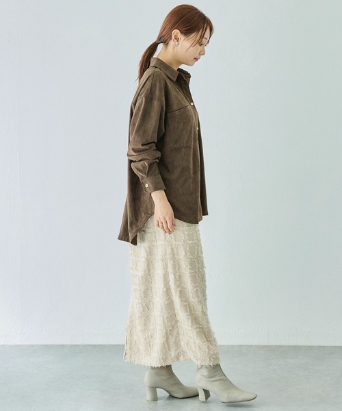 LAVEANGE(ラビアンジェ)の「スエードタッチシャツ(シャツ/ブラウス・レディース・ブラウン/キャメル・M/LL/3L/4L/5L)」の6枚目の写真