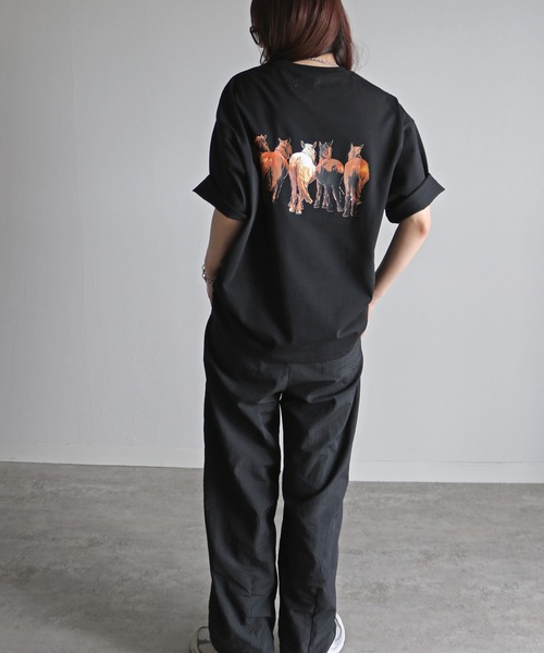 COURO(コウロ)の「ウマプリントTシャツ(Tシャツ/カットソー・レディース・チャコールグレー/ブラック/ホワイト/オートミール・L/XL/M)」の14枚目の写真