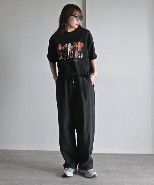 COURO(コウロ)の「ウマプリントTシャツ(Tシャツ/カットソー・レディース・チャコールグレー/ブラック/ホワイト/オートミール・L/XL/M)」の11枚目の写真