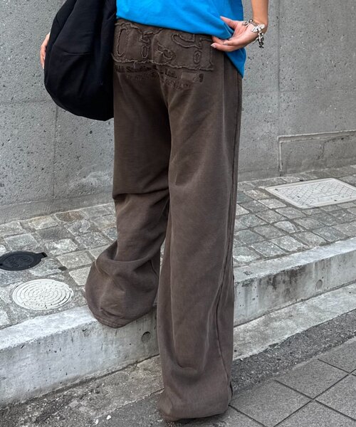 ODD STUDIO（オッドスタジオ）の「【OddStudio】ピグメントバックダメージロゴスウェットパンツ（スウェットパンツ・レディース・ピンク/ブラウン/ブラック・MEDIUM/LARGE）」の13枚目の写真