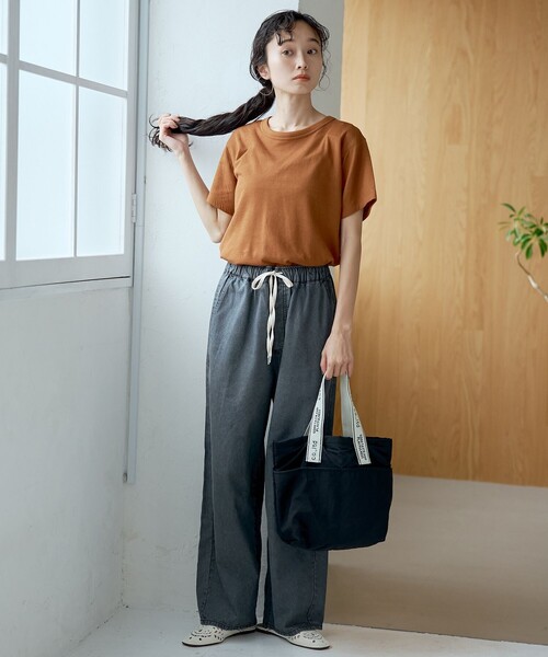 coen(コーエン)の「【新色登場/WEB限定カラーあり】コットンレーヨンデニムワイドパンツ(Youtube紹介アイテム)(デニムパンツ・レディース・コバルトブルー/ネイビー/ライトグレー/ベージュ/ロイヤルブルー/ダークグレー・M/L)」の13枚目の写真