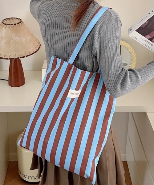 Vipoa(ヴィポア)の「バイカラーストライプ TOTE BAG(トートバッグ・レディース・グリーン/ブルー/ピンク・FREE)」の2枚目の写真