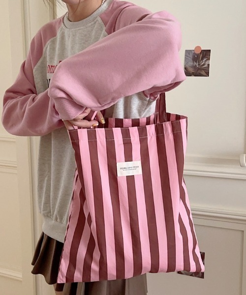 Vipoa(ヴィポア)の「バイカラーストライプ TOTE BAG(トートバッグ・レディース・グリーン/ブルー/ピンク・FREE)」の14枚目の写真