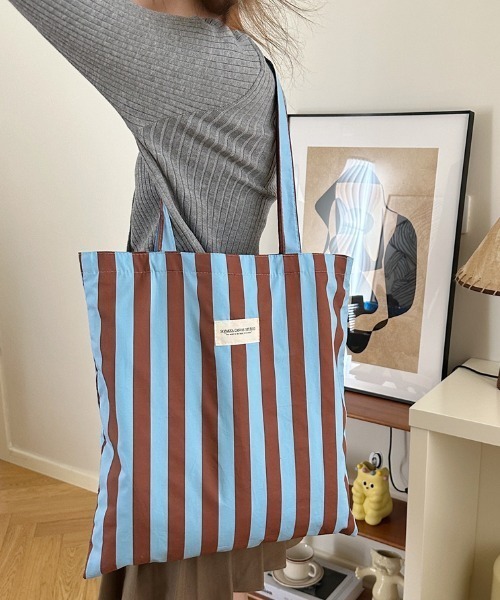 Vipoa(ヴィポア)の「バイカラーストライプ TOTE BAG(トートバッグ・レディース・グリーン/ブルー/ピンク・FREE)」の6枚目の写真