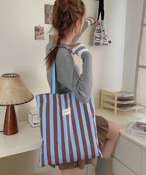 Vipoa(ヴィポア)の「バイカラーストライプ TOTE BAG(トートバッグ・レディース・グリーン/ブルー/ピンク・FREE)」の7枚目の写真