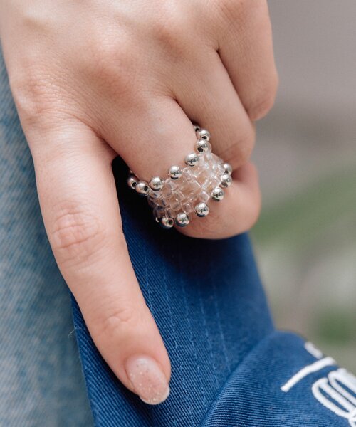 ear PAPILLONNER(イアパピヨネ)の「クリアビーズクロシェリング(リング・レディース・シルバー/ゴールド・FREE)」の2枚目の写真