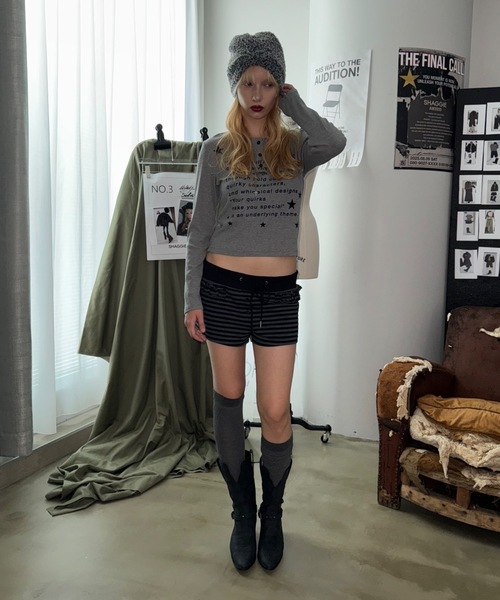 SHAGGIE(シャギー)の「【ViVi掲載】ヘンリーネックロゴプリントTシャツ(Tシャツ/カットソー・レディース・ホワイト/グレー/ベージュ・FREE)」の7枚目の写真