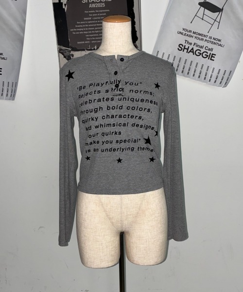 SHAGGIE(シャギー)の「【ViVi掲載】ヘンリーネックロゴプリントTシャツ(Tシャツ/カットソー・レディース・ホワイト/グレー/ベージュ・FREE)」の10枚目の写真