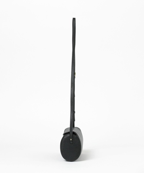 mysty woman(ミスティウーマン)の「バレルショルダーBAG 583509(ショルダーバッグ・レディース・ブラック/オフホワイト/レッド・FREE)」の16枚目の写真