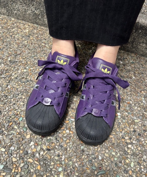 adidas（アディダス）の「SUPERSTAR II W　JQ6468（スニーカー・レディース・パープル・26.0cm/25.5cm/25.0cm/24.5cm/24.0cm/23.5cm/28.0cm/27.5cm/27.0cm/26.5cm/23.0cm/22.5cm）」の2枚目の写真