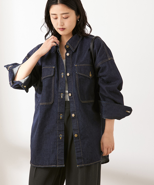 journal standard L'essage（ジャーナルスタンダードレサージュ）の「オーバーサイズデニムシャツ（シャツ/ブラウス・レディース・ブルー系その他/ネイビー・FREE）」の9枚目の写真