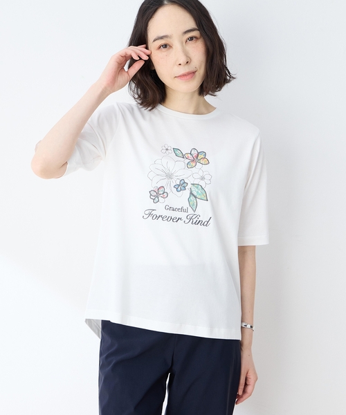 DECOY SINCE 1981(デコイシンスイチキュウハチイチ)の「【冷感】【UVカット】ひやさらコットン プリント&刺繍Tシャツ(Tシャツ/カットソー・レディース・マスタード/ネイビー/ホワイト・LL/L/M/3L/4L)」の2枚目の写真