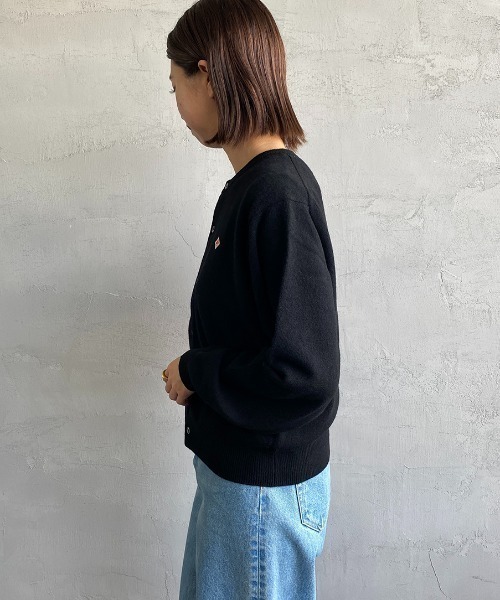 DANTON（ダントン）の「[DANTON/ダントン] ワンポイントロゴ クルーネックニットカーディガン（カーディガン/ボレロ・レディース・ブラック/ライトグレー/グレイッシュベージュ/オートミール/ピンク/レッド・34/36）」の9枚目の写真