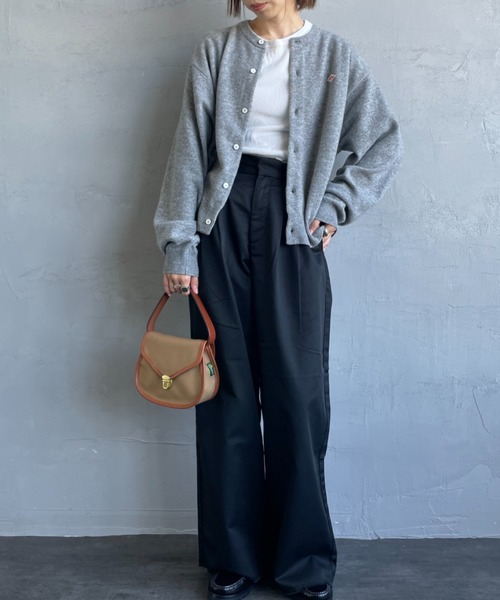 DANTON（ダントン）の「[DANTON/ダントン] ワンポイントロゴ クルーネックニットカーディガン（カーディガン/ボレロ・レディース・ブラック/ライトグレー/グレイッシュベージュ/オートミール/ピンク/レッド・34/36）」の15枚目の写真