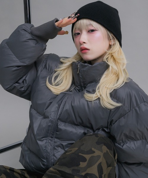 17HR(セブンティーンアワーズ)の「【ユニセックス】オーバーサイズ中綿ダウンジャケット(ダウンジャケット/コート・レディース・ブラック/オフホワイト/グレー・FREE)」の7枚目の写真