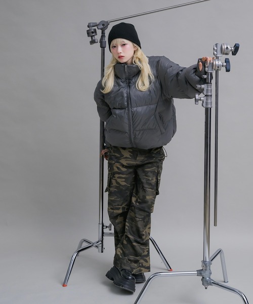 17HR(セブンティーンアワーズ)の「【ユニセックス】オーバーサイズ中綿ダウンジャケット(ダウンジャケット/コート・レディース・ブラック/オフホワイト/グレー・FREE)」の9枚目の写真