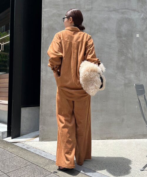 DouDou(ドゥドゥ)の「スウェードシャツ(シャツ/ブラウス・レディース・キャメル/グレイッシュベージュ/ダークブラウン・FREE)」の14枚目の写真