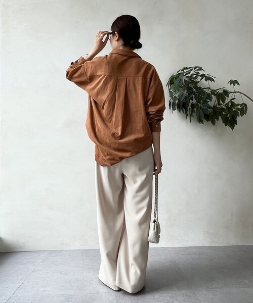 DouDou(ドゥドゥ)の「スウェードシャツ(シャツ/ブラウス・レディース・キャメル/グレイッシュベージュ/ダークブラウン・FREE)」の9枚目の写真