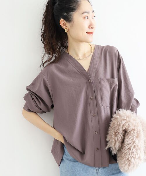 le.coeur blanc（ルクールブラン）の「《手洗い可能》エアータンブラーノーカラーブラウス（シャツ/ブラウス・レディース・ブラック/ブラウン・38）」の2枚目の写真