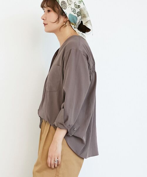 le.coeur blanc（ルクールブラン）の「《手洗い可能》エアータンブラーノーカラーブラウス（シャツ/ブラウス・レディース・ブラック/ブラウン・38）」の6枚目の写真