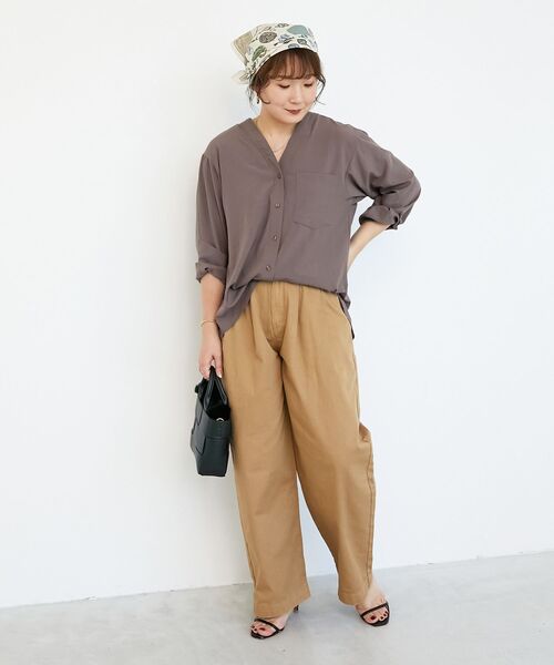 le.coeur blanc（ルクールブラン）の「《手洗い可能》エアータンブラーノーカラーブラウス（シャツ/ブラウス・レディース・ブラック/ブラウン・38）」の4枚目の写真