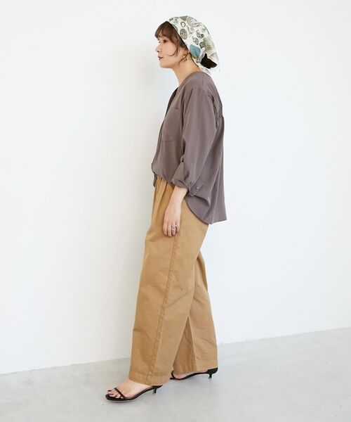 le.coeur blanc（ルクールブラン）の「《手洗い可能》エアータンブラーノーカラーブラウス（シャツ/ブラウス・レディース・ブラック/ブラウン・38）」の3枚目の写真