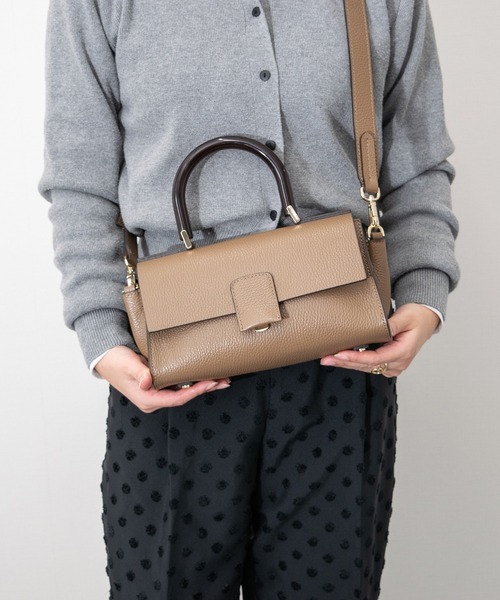 LORISTELLA(ロリステッラ)の「【LORISTELLA】スモールサイズレザーフラップバッグ(Q56476)(ハンドバッグ・レディース・ブラック/ブラウン・ALL)」の11枚目の写真