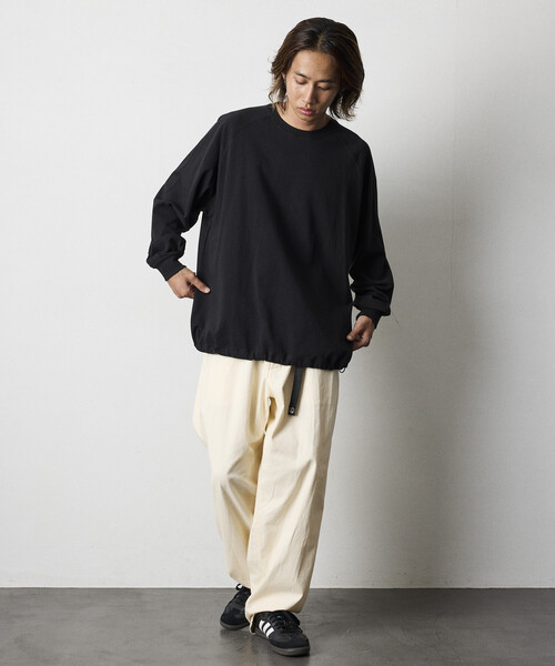 FREAK'S STORE（フリークスストア）の「限定展開 ビッグシルエット USA COTTON ラグランスリーブ スピンドル Tシャツ / ヘムコード（Tシャツ/カットソー・メンズ・ホワイト/グレイッシュベージュ/ホワイト×ブラック/ネイビー/ブラック/チャコールグレー・LARGE/SMALL/MEDIUM）」の7枚目の写真