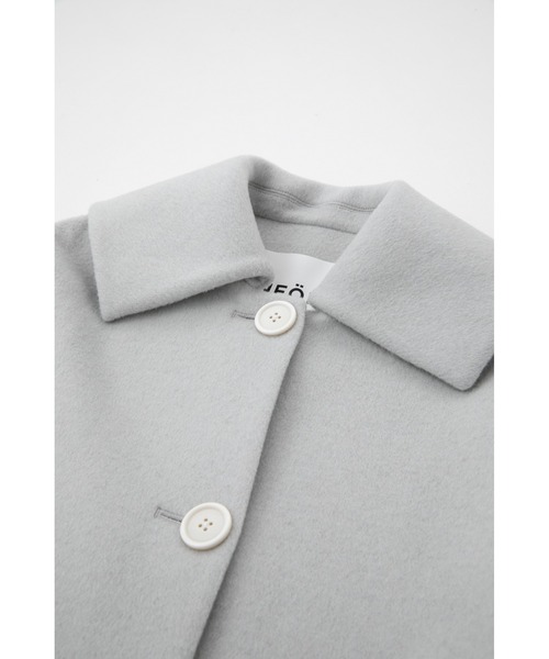 ENFOLD（エンフォルド）の「フラットカラーショートコート（ステンカラーコート・レディース・ライトグレー・38/36）」の3枚目の写真