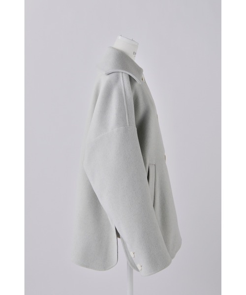 ENFOLD（エンフォルド）の「フラットカラーショートコート（ステンカラーコート・レディース・ライトグレー・38/36）」の8枚目の写真