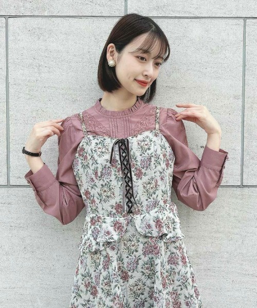 an another angelus（アンアナザーアンジェラス）の「フロントレースアップゴブランキャミワンピース（ワンピース・レディース・ホワイト×ピンク/ピンク×イエロー・FREE）」の7枚目の写真