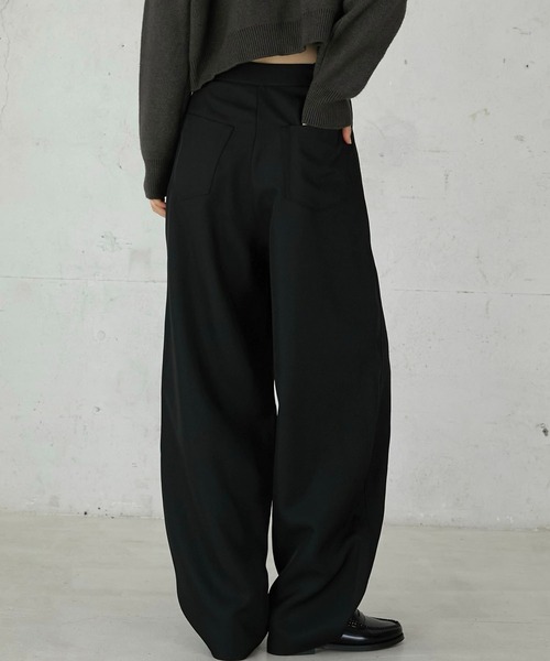 LA PEAU DE GEM(ラポドゥジェム)の「【LA PEAU DE GEM】wide cocoon pants/ワイドコクーンパンツ(その他パンツ・レディース・ブラック/ベージュ・1/2)」の18枚目の写真
