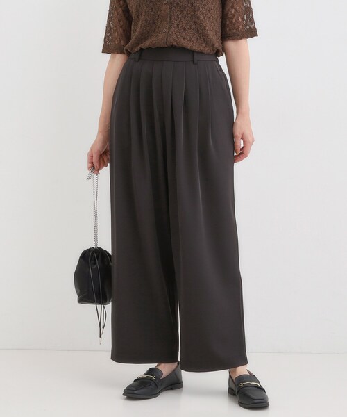 DRESKIP(ドレスキップ)の「【S-LL】腰まわりや太ももを自然にカバー タックワイドパンツ(その他パンツ・レディース・ブラック/ベージュ・02/01/04/03)」の1枚目の写真