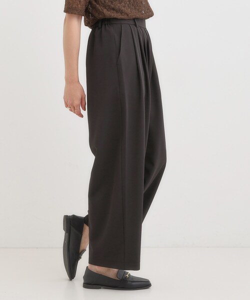 DRESKIP(ドレスキップ)の「【S-LL】腰まわりや太ももを自然にカバー タックワイドパンツ(その他パンツ・レディース・ブラック/ベージュ・02/01/04/03)」の7枚目の写真