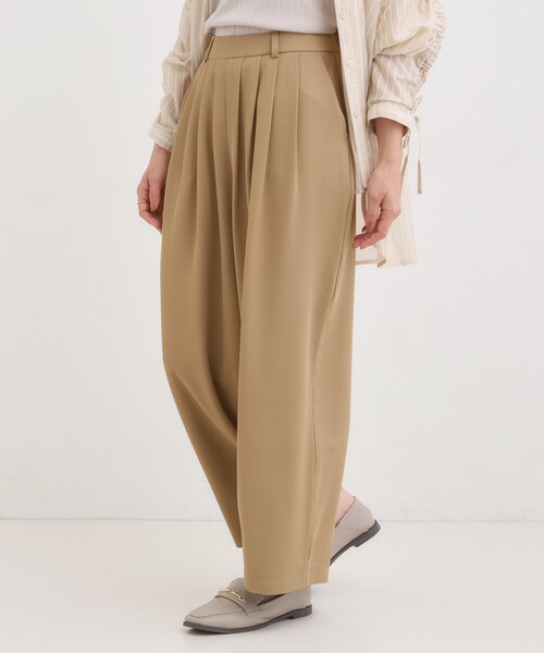 DRESKIP(ドレスキップ)の「【S-LL】腰まわりや太ももを自然にカバー タックワイドパンツ(その他パンツ・レディース・ブラック/ベージュ・02/01/04/03)」の9枚目の写真