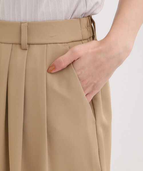 DRESKIP(ドレスキップ)の「【S-LL】腰まわりや太ももを自然にカバー タックワイドパンツ(その他パンツ・レディース・ブラック/ベージュ・02/01/04/03)」の10枚目の写真