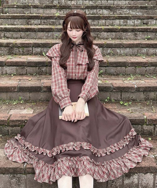 F i.n.t(フィント)の「【セットアップ対応】チェックフリル使いフレアースカート(スカート・レディース・ブラウン/ネイビー・FREE)」の2枚目の写真