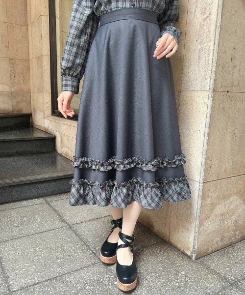 F i.n.t(フィント)の「【セットアップ対応】チェックフリル使いフレアースカート(スカート・レディース・ブラウン/ネイビー・FREE)」の4枚目の写真