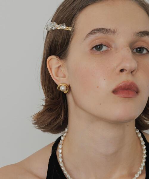 SMELLY（スメリー）の「ステンレスオープンラウンドパールピアス（ピアス（両耳用）・レディース・ゴールド系その他・-）」の2枚目の写真