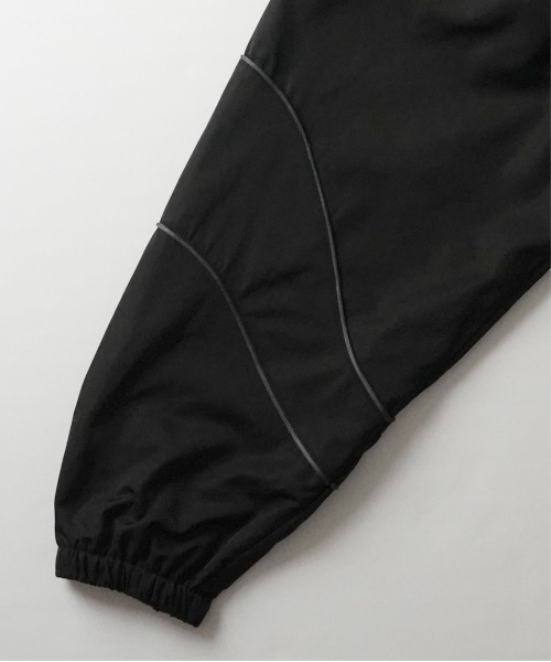 Confirm（コンファーム）の「Y2K ブロークコア ワンポイントロゴプリント フルジップトラックジャケット 切替パイピングライン ナイロンブルゾン ドローコード ユニセックス【Confirm】（Tシャツ/カットソー・メンズ・ブラック/グレー/ホワイト・M/L）」の18枚目の写真