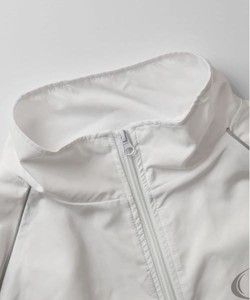 Confirm（コンファーム）の「Y2K ブロークコア ワンポイントロゴプリント フルジップトラックジャケット 切替パイピングライン ナイロンブルゾン ドローコード ユニセックス【Confirm】（Tシャツ/カットソー・メンズ・ブラック/グレー/ホワイト・M/L）」の8枚目の写真