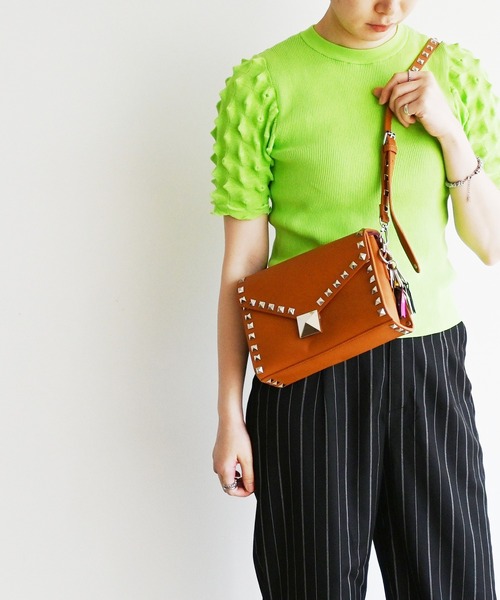 Magine（マージン）の「cheek チーク studs shoulder/スタッズ ショルダー（ショルダーバッグ・レディース・グレー/キャメル/ブラック/グリーン/ピンク・FREE）」の4枚目の写真