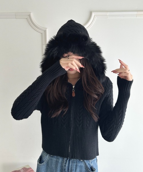 wears(ウェアーズ)の「ファーフード付きケーブルニットジップカーディガン(カーディガン/ボレロ・レディース・アイボリー/グレー/ブラック・FREE)」の19枚目の写真