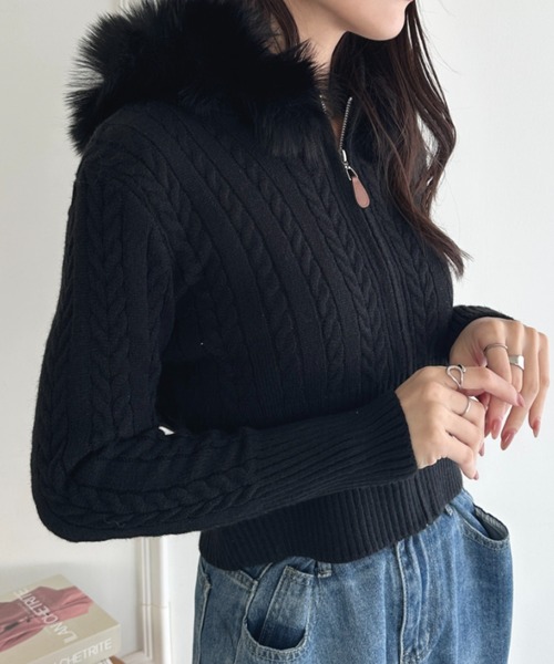 wears(ウェアーズ)の「ファーフード付きケーブルニットジップカーディガン(カーディガン/ボレロ・レディース・アイボリー/グレー/ブラック・FREE)」の15枚目の写真