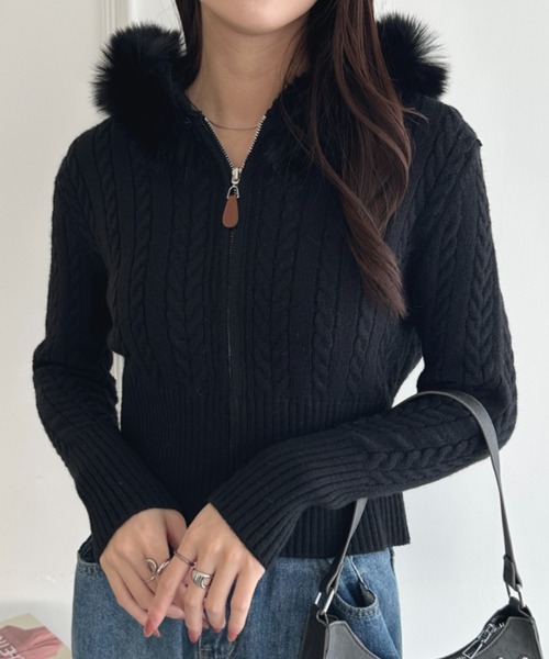 wears(ウェアーズ)の「ファーフード付きケーブルニットジップカーディガン(カーディガン/ボレロ・レディース・アイボリー/グレー/ブラック・FREE)」の16枚目の写真