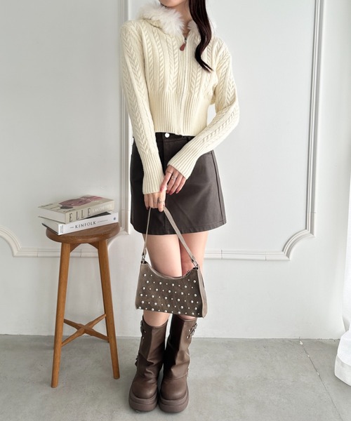 wears(ウェアーズ)の「ファーフード付きケーブルニットジップカーディガン(カーディガン/ボレロ・レディース・アイボリー/グレー/ブラック・FREE)」の13枚目の写真