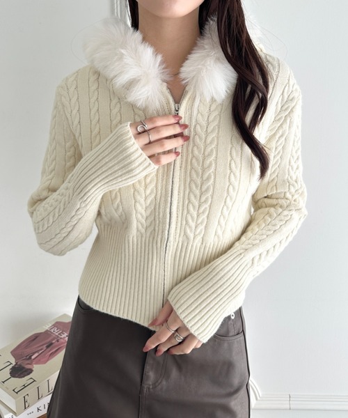wears(ウェアーズ)の「ファーフード付きケーブルニットジップカーディガン(カーディガン/ボレロ・レディース・アイボリー/グレー/ブラック・FREE)」の5枚目の写真